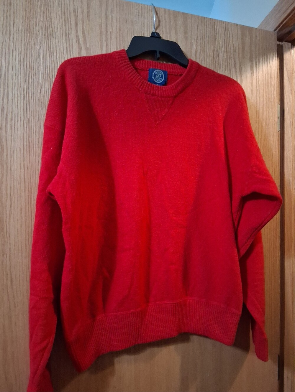 vintage GAP crest-style crewneck pullover sweater. 100% Lambswool (All Pure Wool